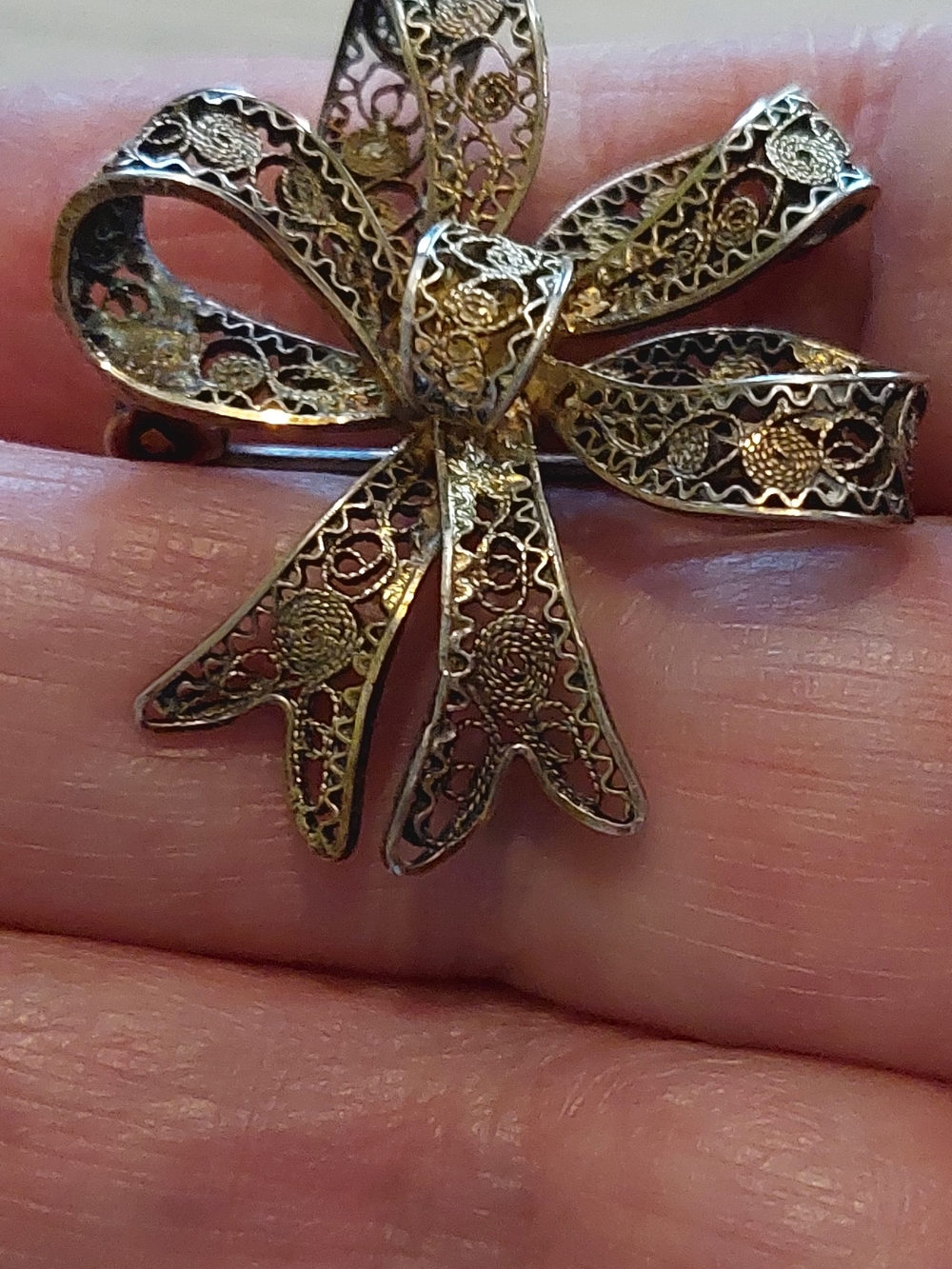 900 SILVER 4.90 gm ITALIAN VTG Cannetille Filigree Bow Brooch